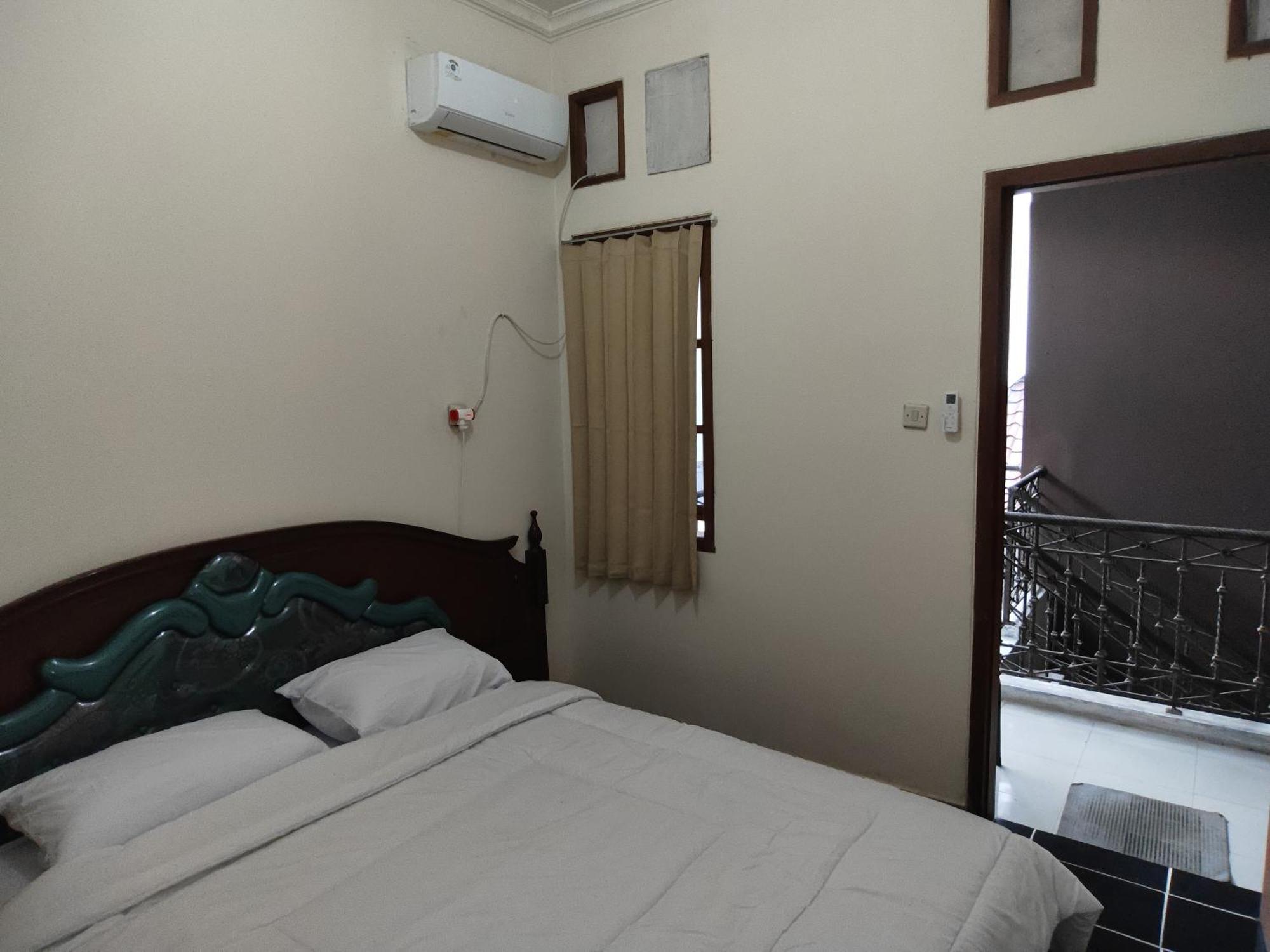 Tirto 27 Homestay Jogjacarta Quarto foto