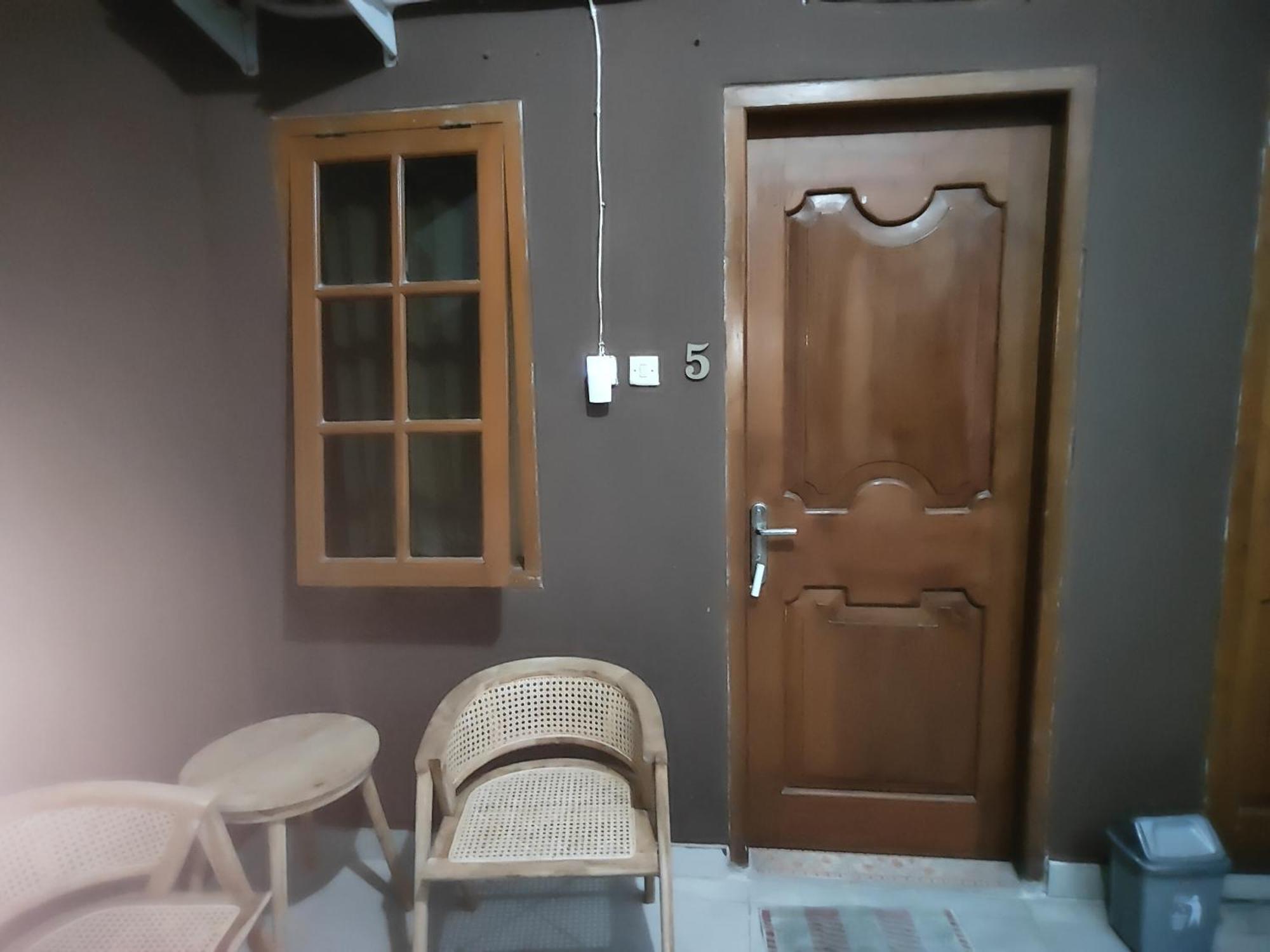 Tirto 27 Homestay Jogjacarta Exterior foto