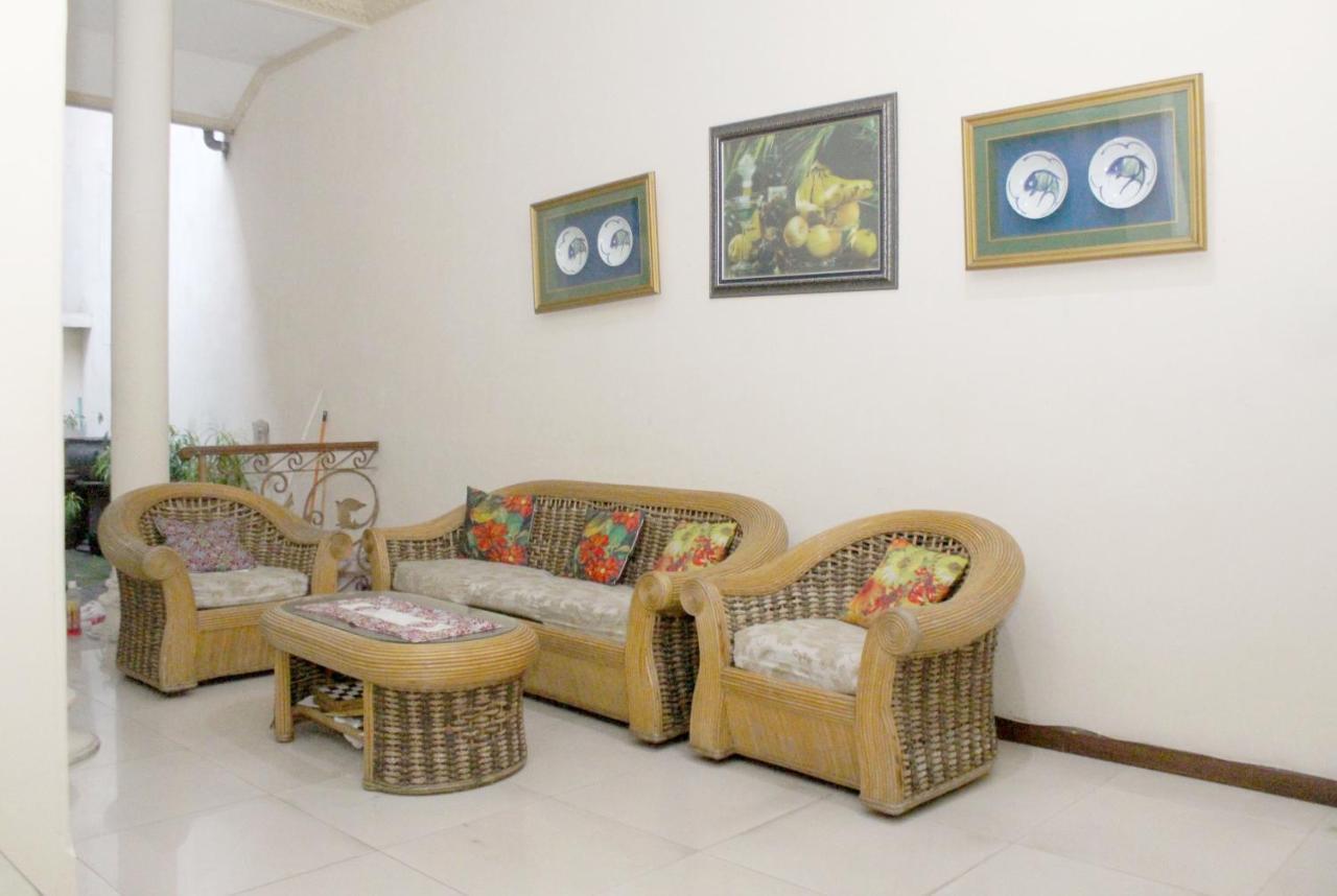 Tirto 27 Homestay Jogjacarta Exterior foto
